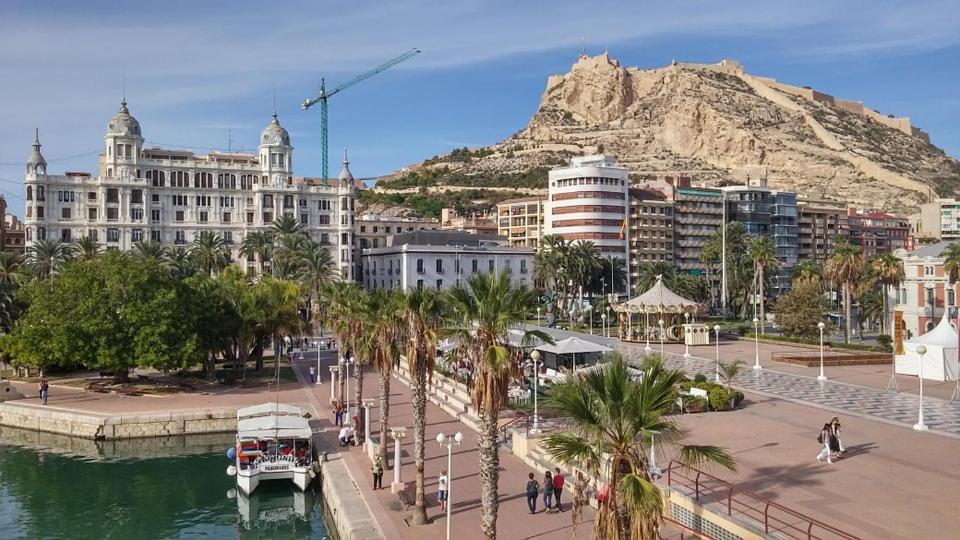 Centrico Y Espacioso Piso En Barrio Tranquilo Αλικάντε Εξωτερικό φωτογραφία